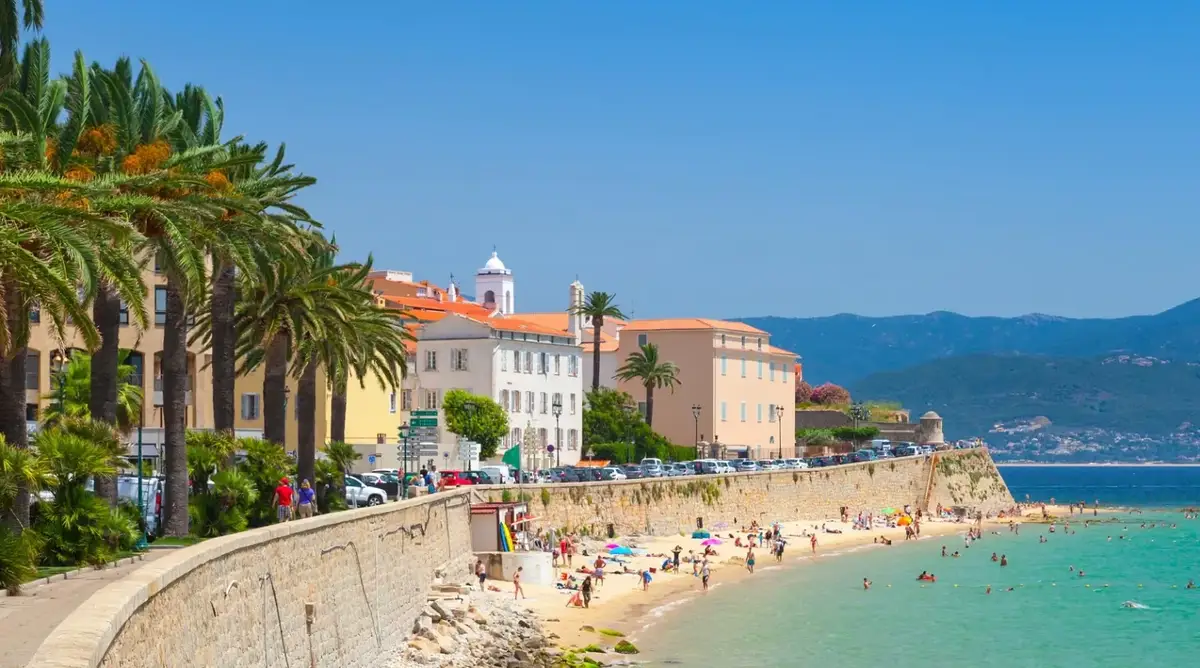 Ακτοπλοϊκός προορισμός Ajaccio