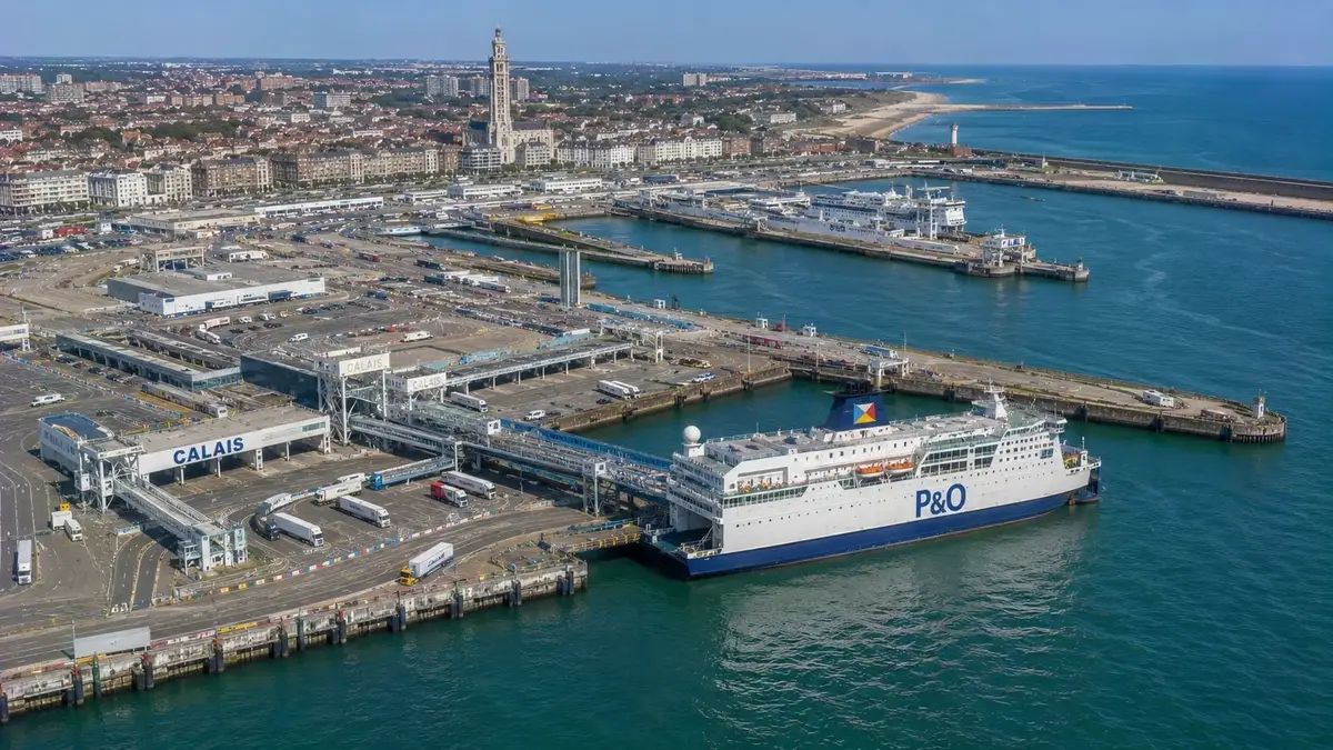 Calais λιμάνι πλοίων σε Γαλλία