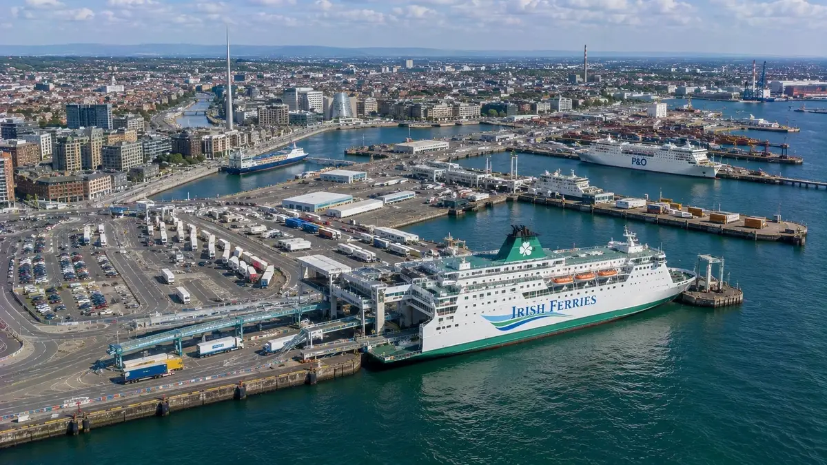 Dublin λιμάνι πλοίων σε Ιρλανδία