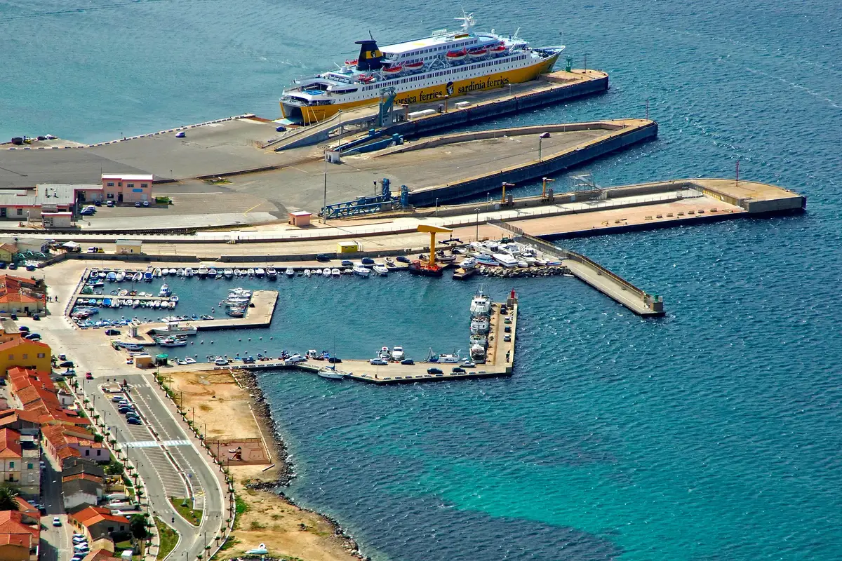 Ακτοπλοϊκός προορισμός Golfo Aranci