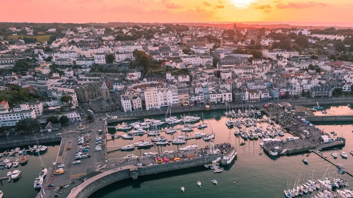 Άφιξη στον προορισμό Guernsey