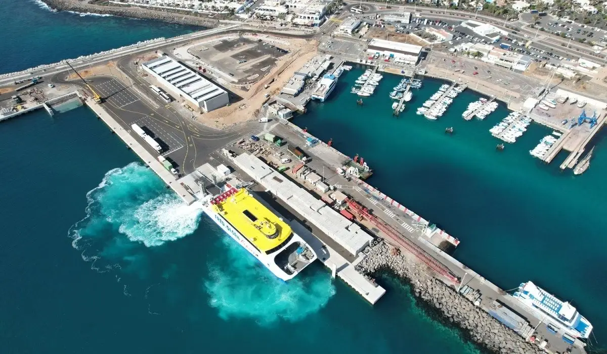Ακτοπλοϊκός προορισμός Playa Blanca