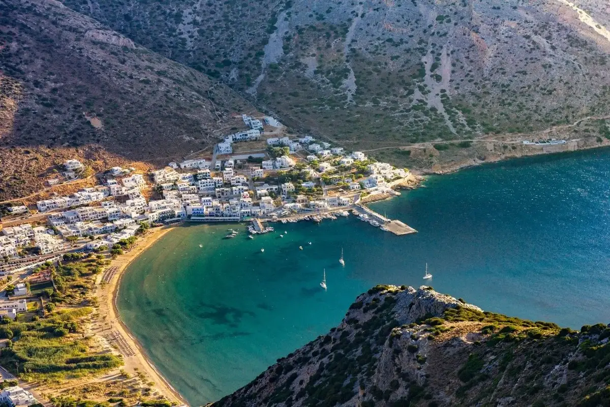 Ακτοπλοϊκός προορισμός Σίφνος