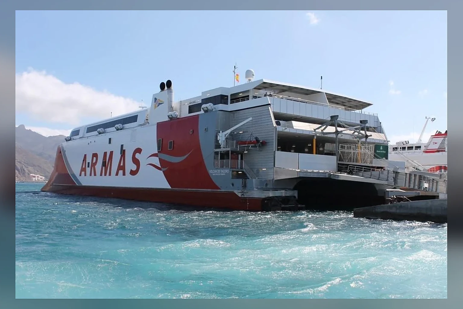 Πλοίο της Armas Trasmediterránea