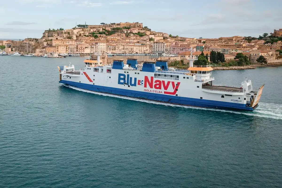 Πλοίο στη γραμμή Piombino – Portoferraio